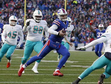 Bills vs dolphins - Dec 18, 2022 · A defensive pass interference call put the Bills at the Dolphins' 13 with 45 seconds left, and Tyler Bass converted a 25-yard field goal as Buffalo pulled out a 32-29 victory to clinch a playoff ... 